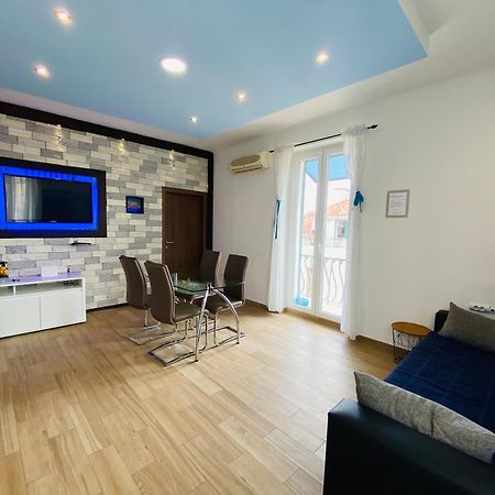 Violet Sea Breeze Apartment สปลิท ภายนอก รูปภาพ