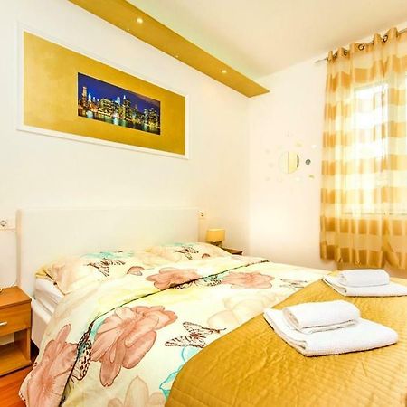 Violet Sea Breeze Apartment สปลิท ภายนอก รูปภาพ