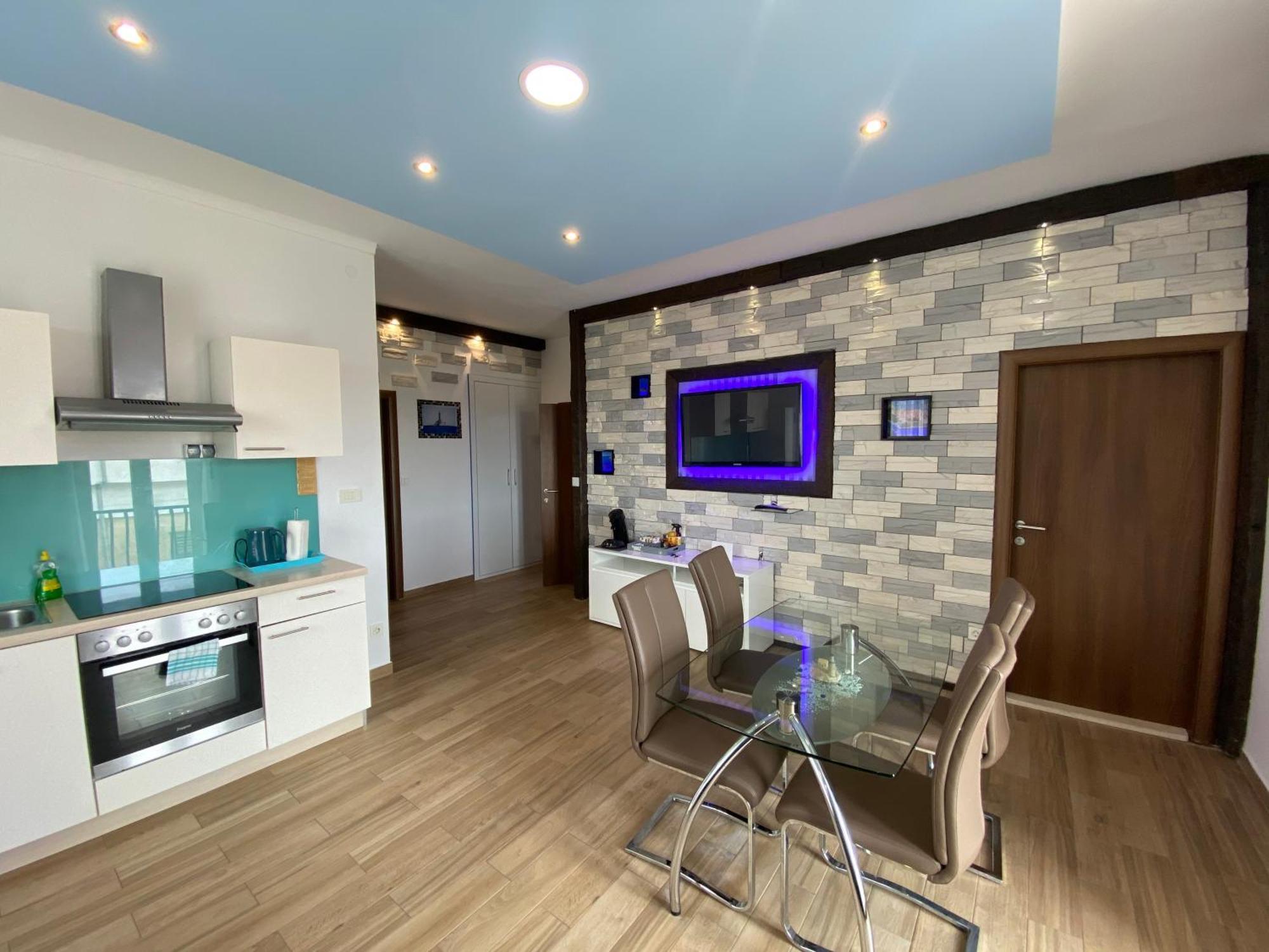 Violet Sea Breeze Apartment สปลิท ภายนอก รูปภาพ