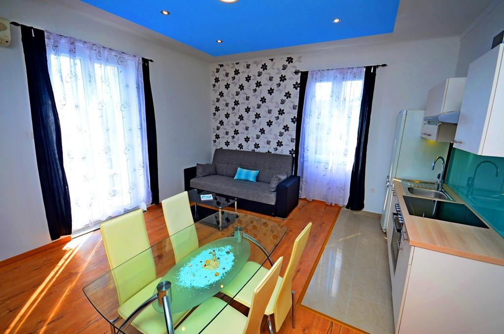 Violet Sea Breeze Apartment สปลิท ภายนอก รูปภาพ
