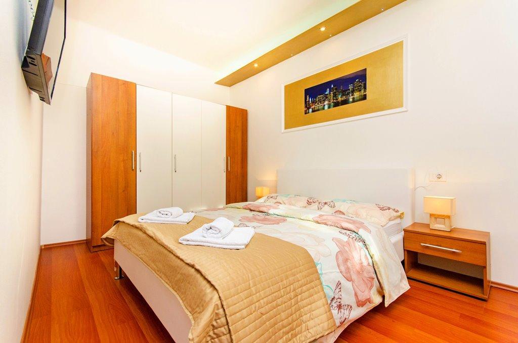 Violet Sea Breeze Apartment สปลิท ภายนอก รูปภาพ