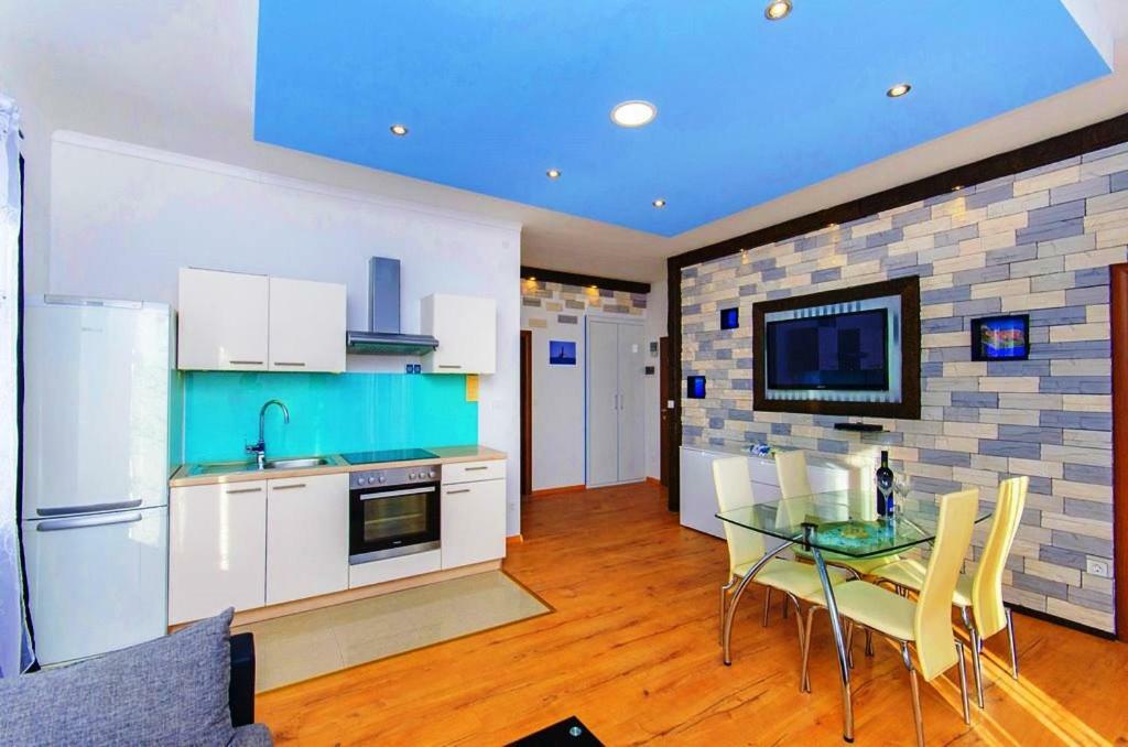 Violet Sea Breeze Apartment สปลิท ภายนอก รูปภาพ