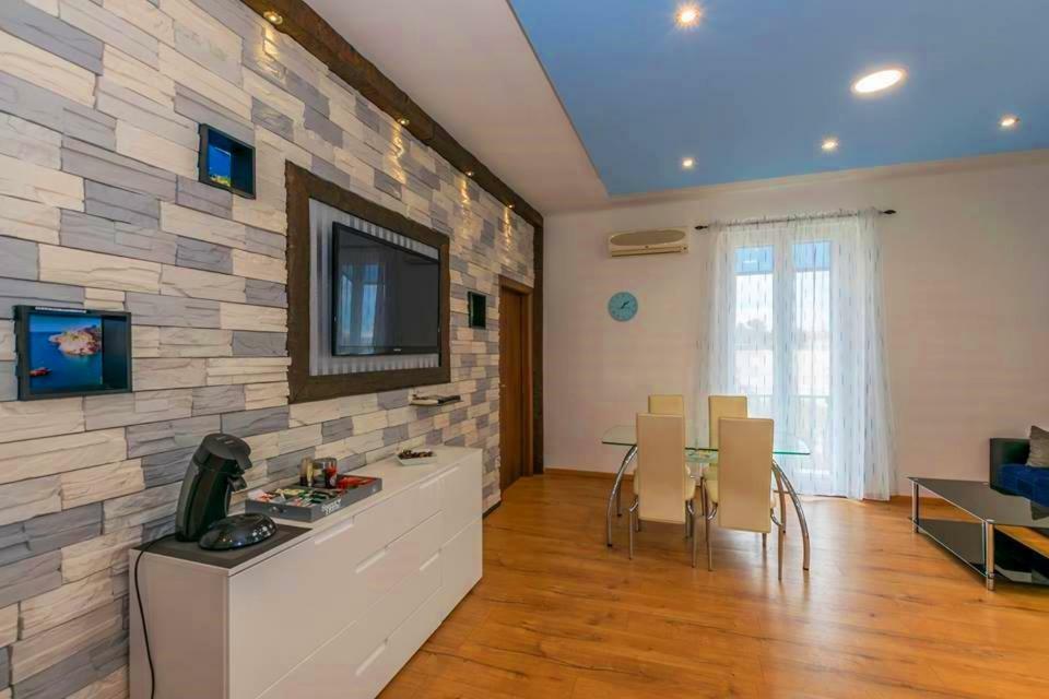 Violet Sea Breeze Apartment สปลิท ภายนอก รูปภาพ